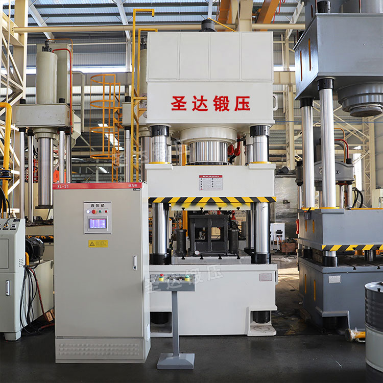 500噸四柱液壓機車間展示 500噸四柱液壓機車間展示