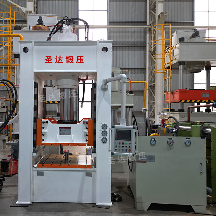 315噸框架式液壓機(jī) 315噸框架式液壓機(jī)