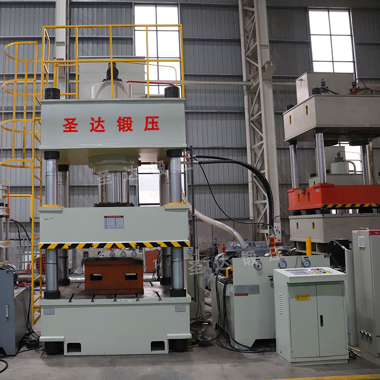 630噸四柱液壓機(jī) 630噸四柱液壓機(jī)