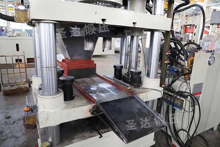 200噸粉末壓塊機 200噸粉末壓塊機