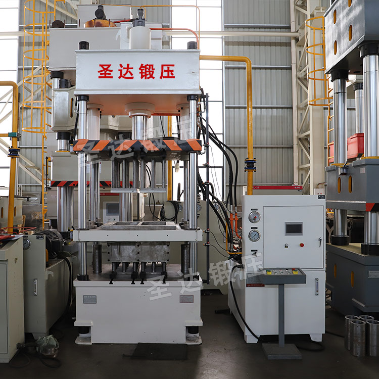 100噸珍珠巖板成型液壓機車間實物 100噸珍珠巖板成型液壓機車間實物