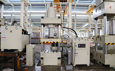 選購四柱液壓機需了解些什么？