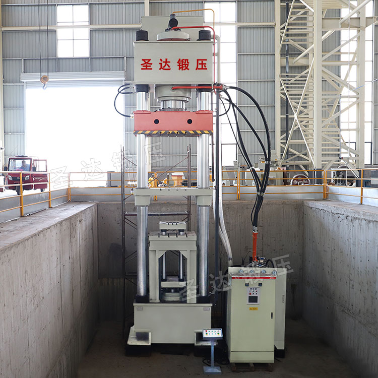 800噸四梁四柱液壓機 800噸四梁四柱液壓機