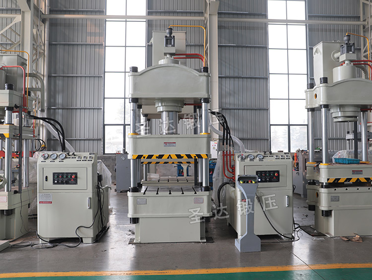 三梁四柱液壓機 三梁四柱液壓機